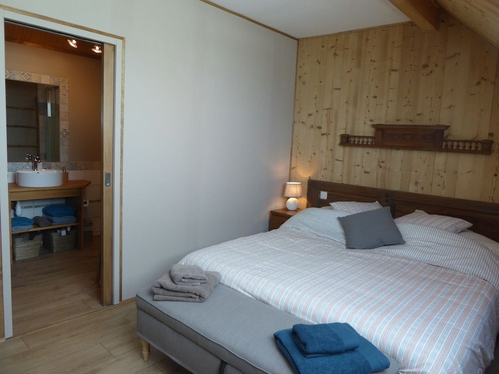 Double Room, Private Bathroom, Mountain View