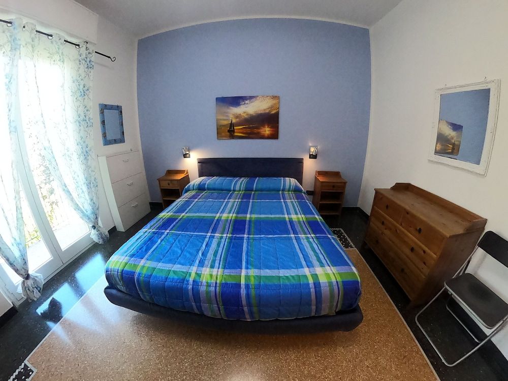 House, Multiple Bedrooms, Balcony