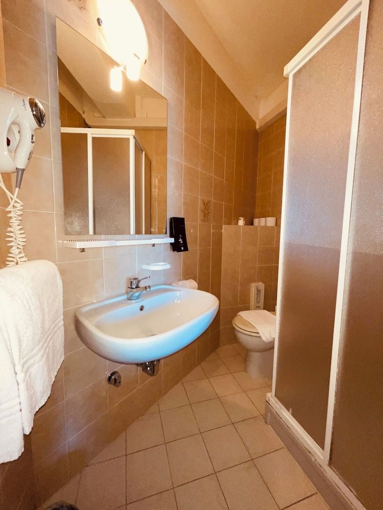 Deluxe Single Room, Balcony (vista lago)