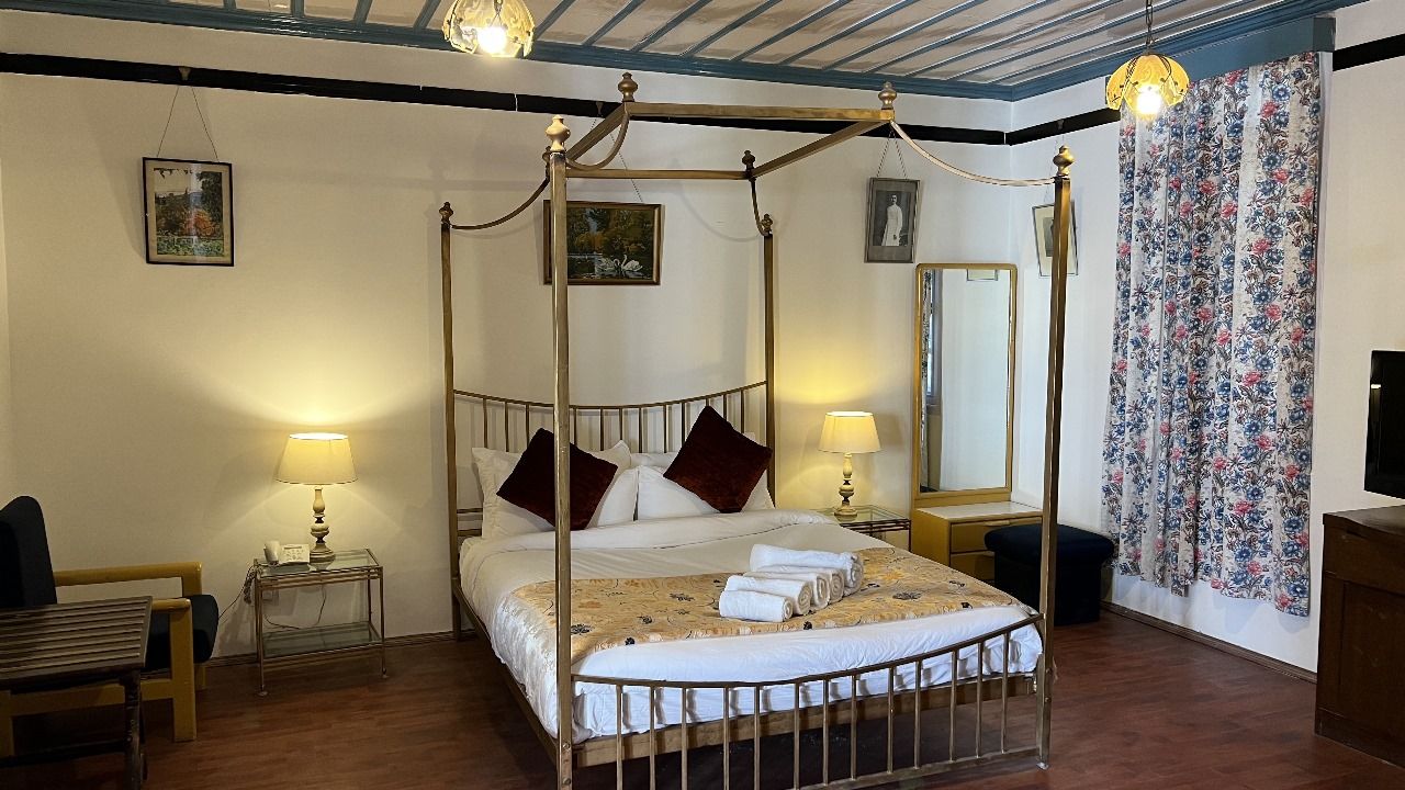Woodville Palace Shimla ( A Heritage property since 1938 ) Deluxe Room Non AC Non Heating  6