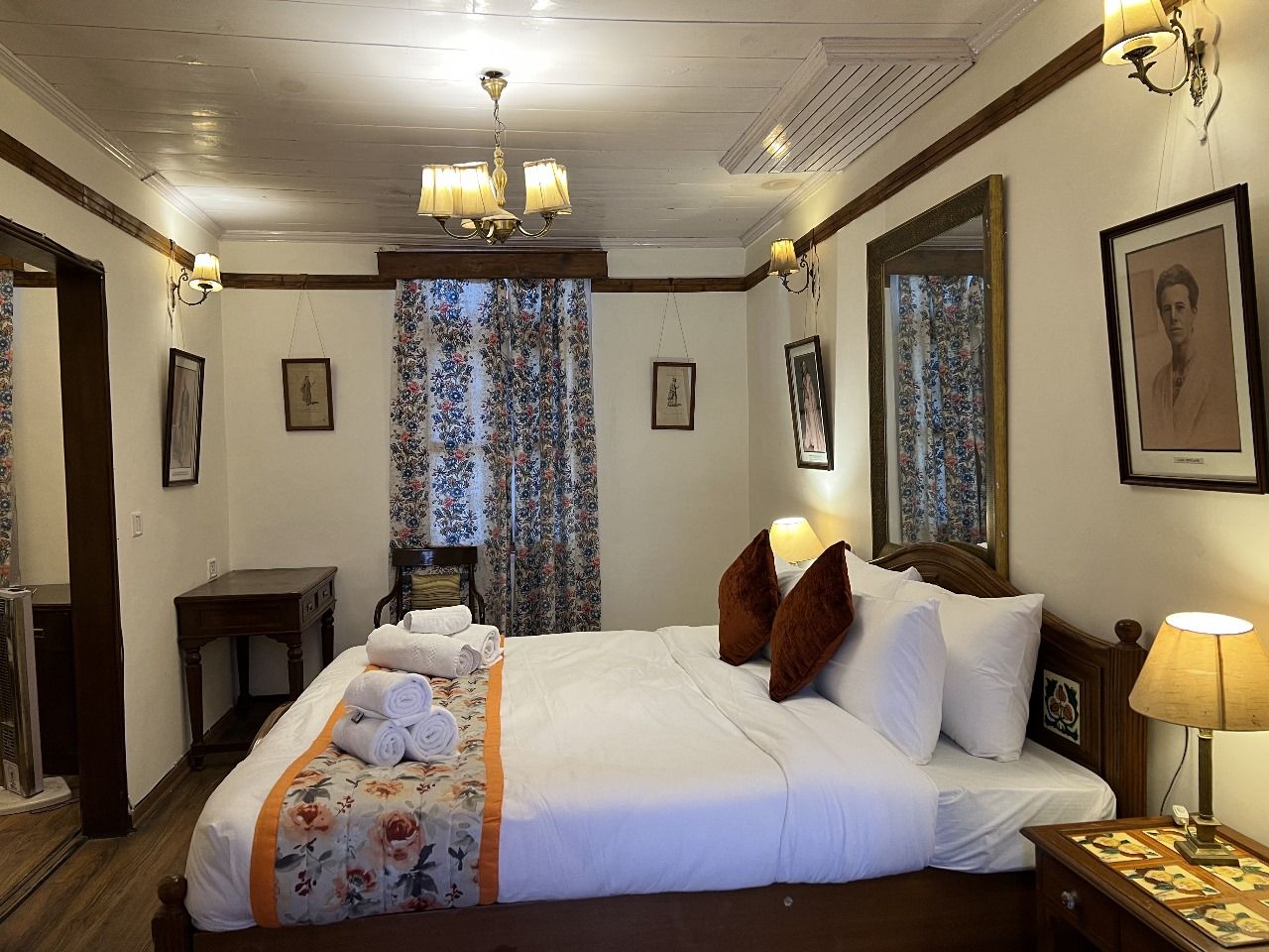 Heritage Interconnected Room