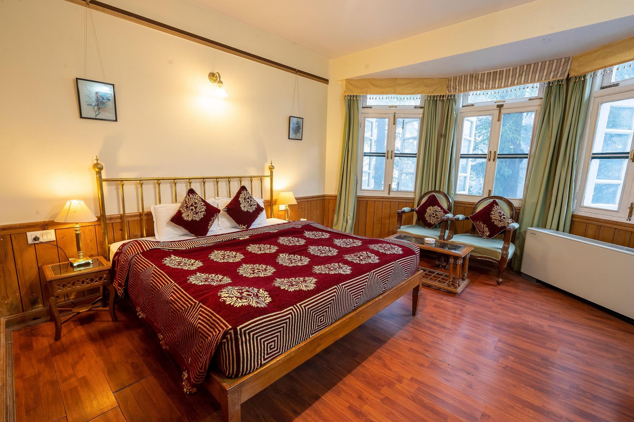 Woodville Palace Shimla ( A Heritage property since 1938 ) Deluxe Room Non AC Non Heating 