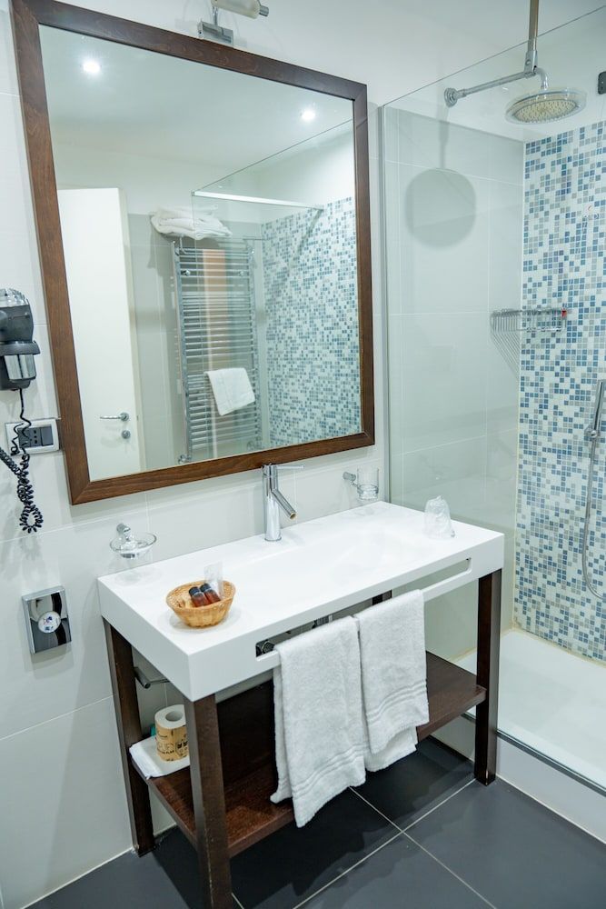 Hotel Napoleon Standard Twin Room 4