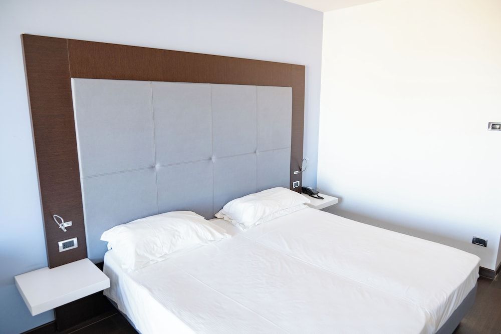 Hotel Napoleon Standard Quadruple Room 2