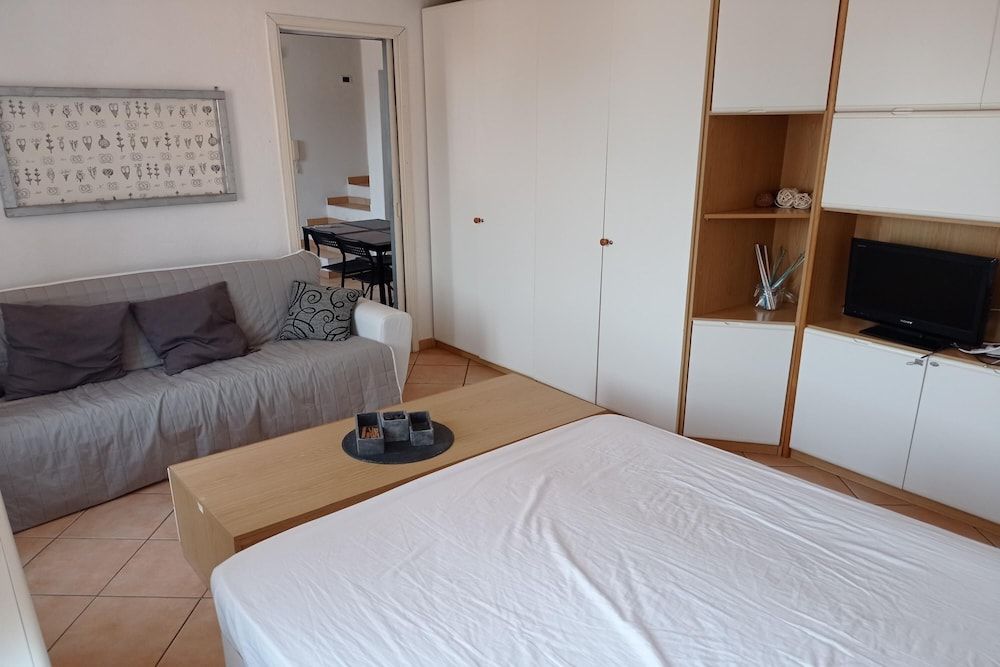 Standard Penthouse, 1 Bedroom (Sanremo Penthouse Downtown 400m From)