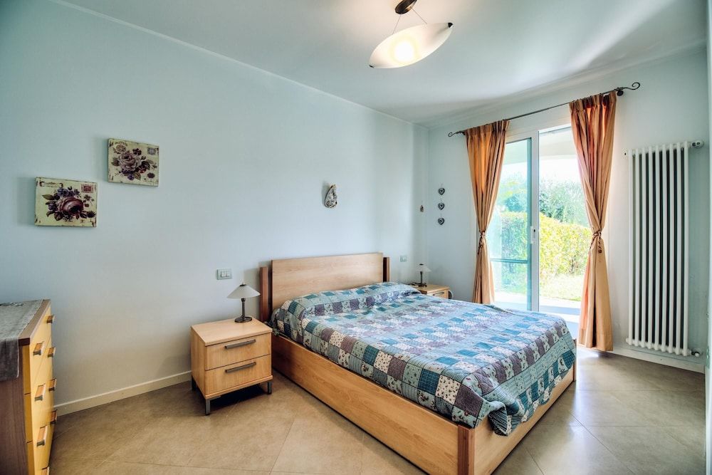 Family Villa, 5 Bedrooms, Mountainside (Villa Lucia Riviera dei Fiori Pool)