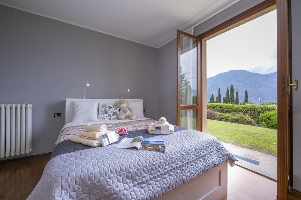 Family Villa, 3 Bedrooms, Mountainside (Villa Paola Tremezzo)
