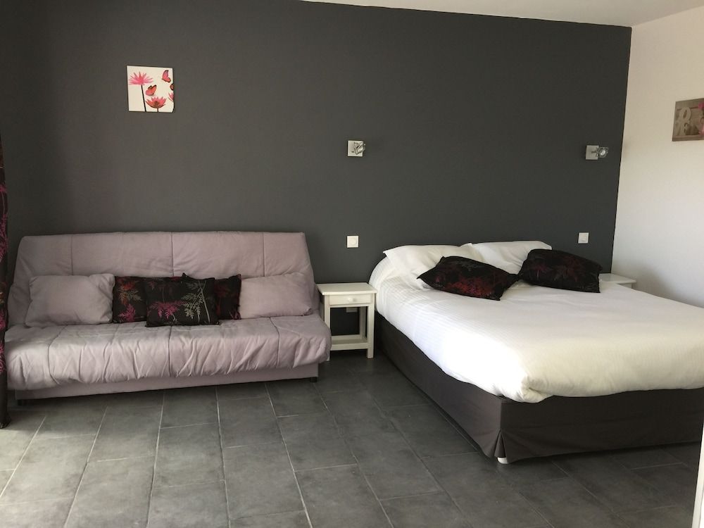 Family Room, 1 Queen Bed with Sofa bed (Zen)