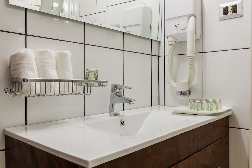 Hotel Panamericano Executive Triple Room 13