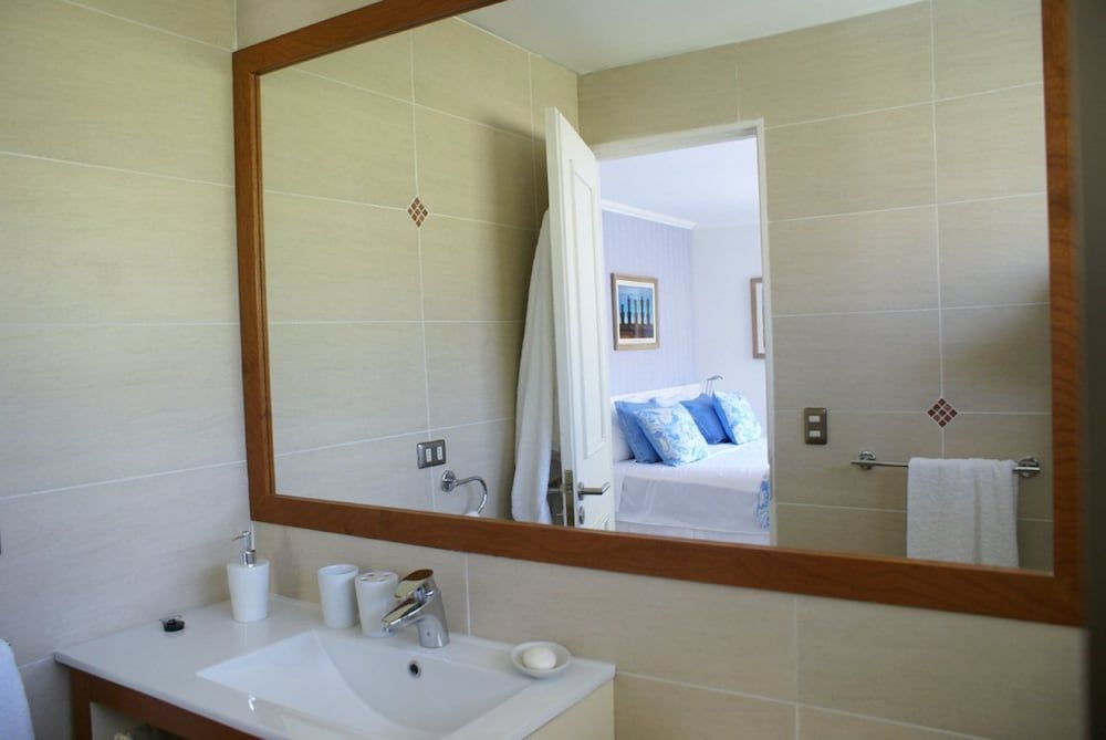 Brunos B&B Superior Double Room (King Bed) 8