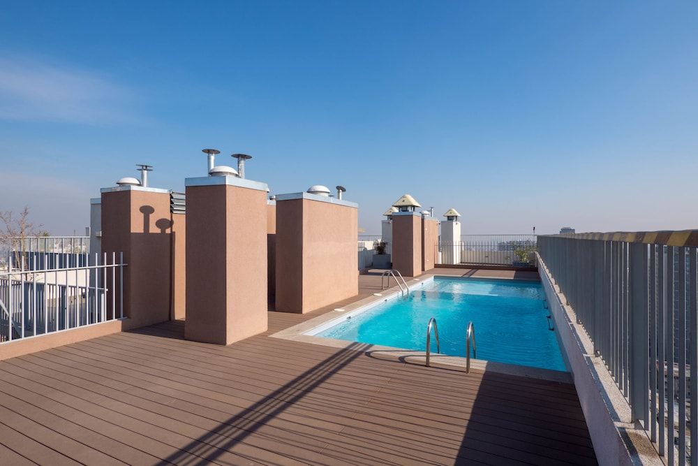 undefined Delightful Downtown Apartment 7