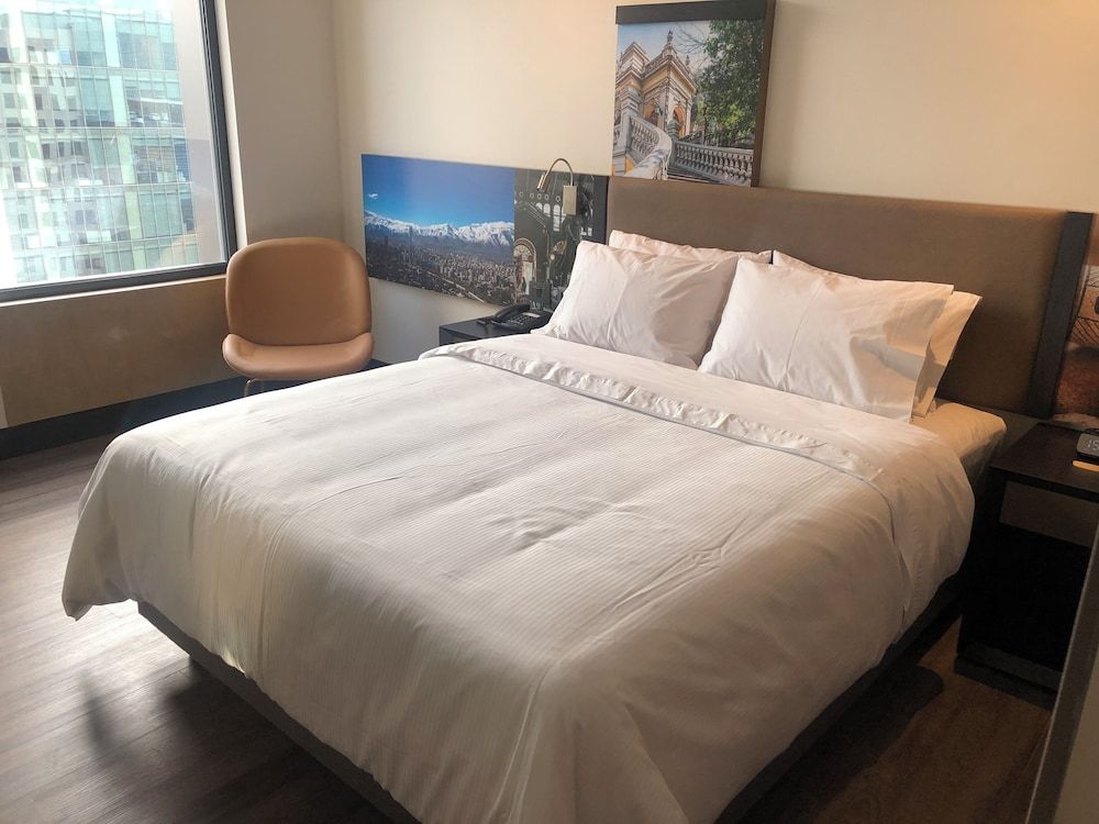 Hampton By Hilton Santiago Las Condes Business Room, 1 Queen Bed, Accessible 6
