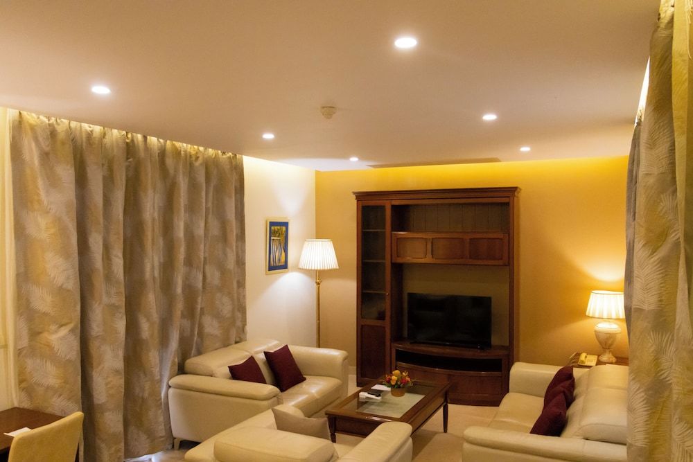 Lancaster Ouaga 2000 Luxury Villa 6