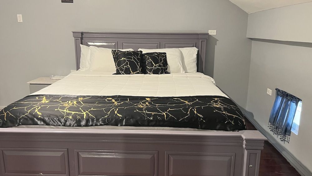 Odyssey Suites Apartment