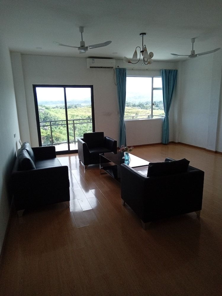 TR Apartments Business Apartment 4