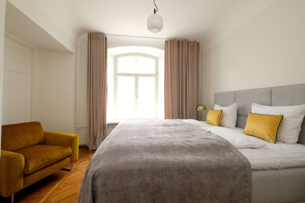 Apartment, 4 Bedrooms, Smoking, 2 Bathrooms