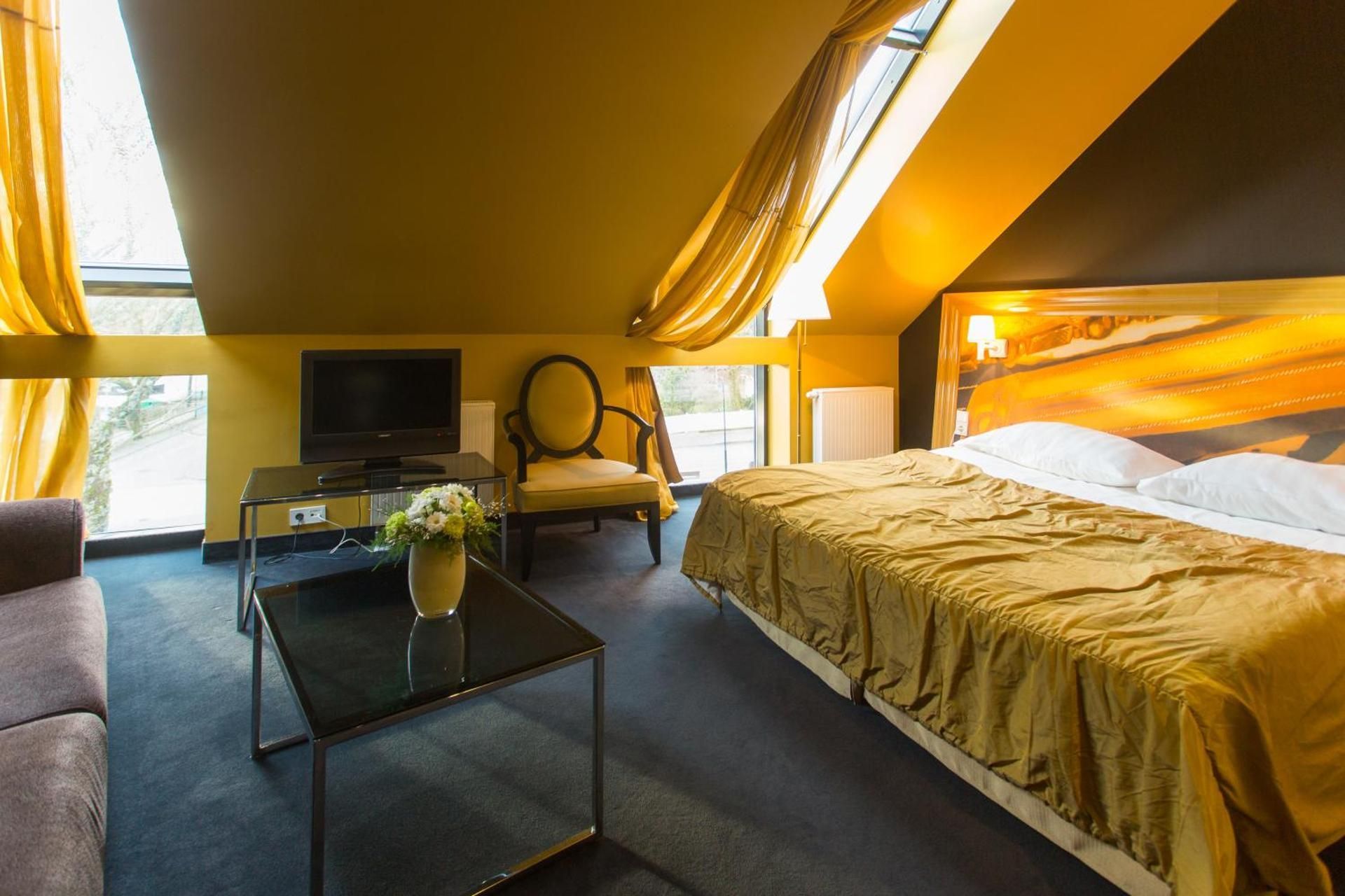 Modern Deluxe Room