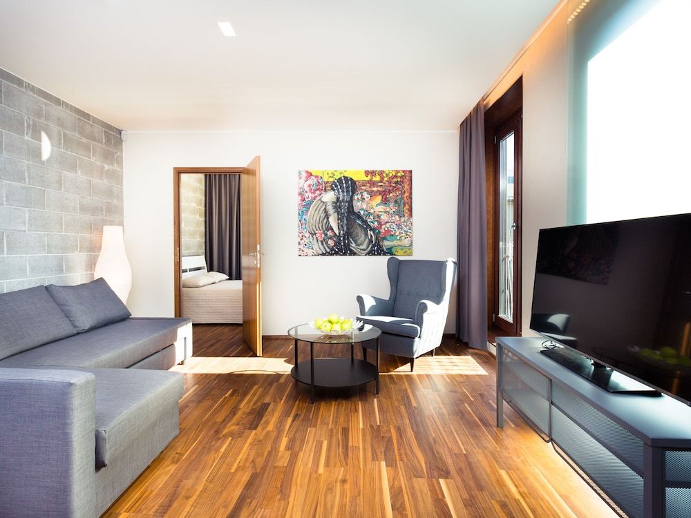 APARTMENT 8, Deluxe, 2 Bedroom, Bath