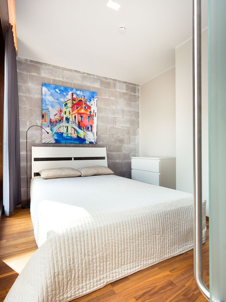 APARTMENT 3, Large 1 Bedroom