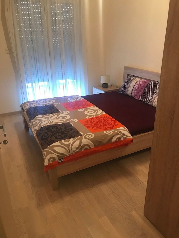 Apartment (Ul cetinjski put, ul 2 bb)