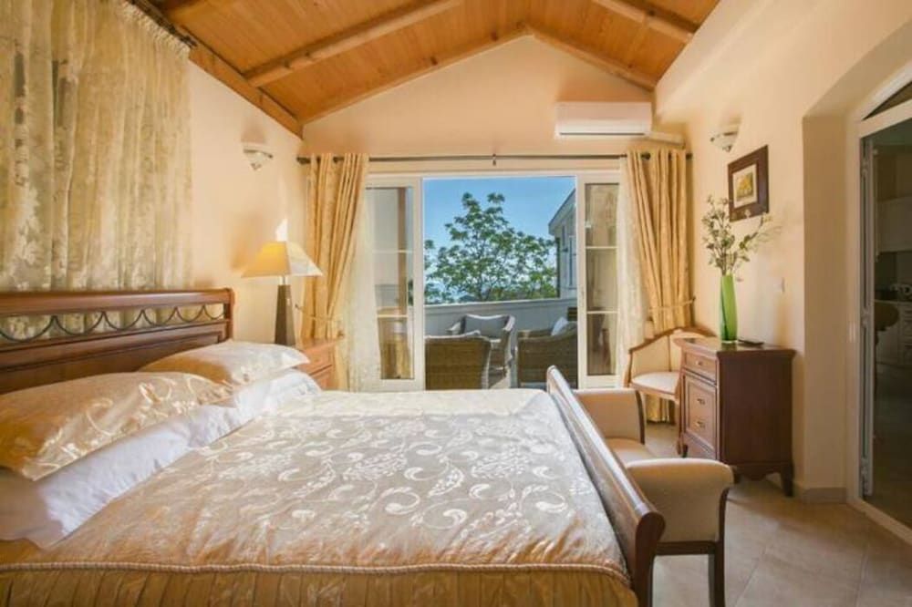 Deluxe Apartment, 3 Bedroom, Smoking Allowed, Balcony/Patio