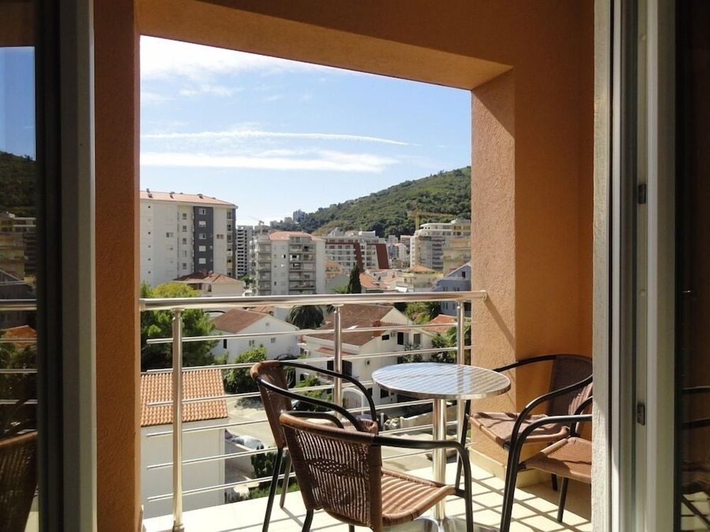 Exclusive Apartment, Sea View