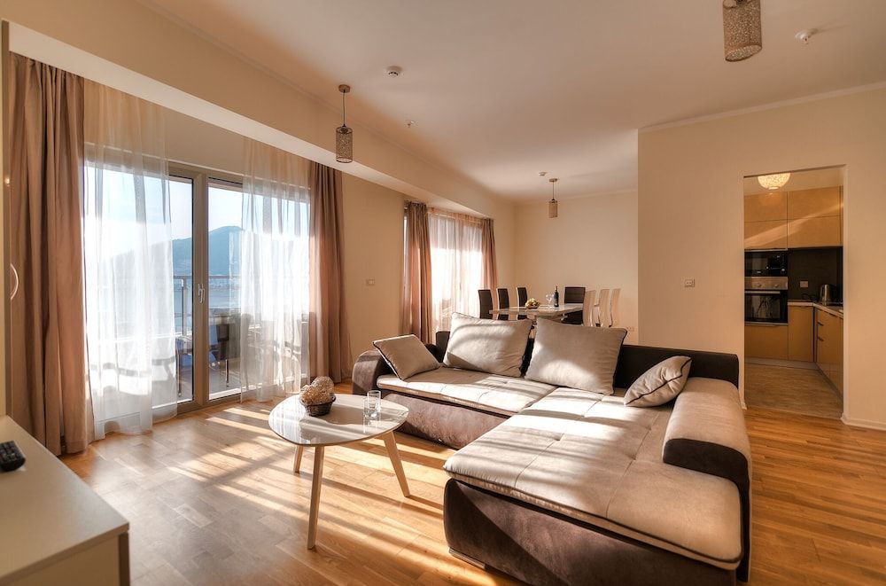 Harmonia Colours Superior Apartment, 3 Bedrooms, Sea View 8