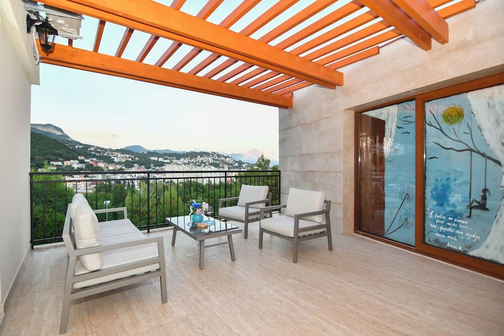 Apart Hotel MS Katunjanin Deluxe Apartment, 2 Bedrooms, Jetted Tub, Sea View 6