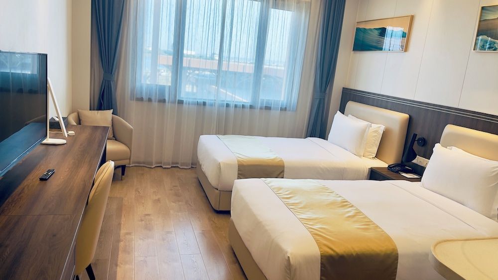 Escale International Hotel Superior Twin Room, 2 Bedrooms, Sea View 2