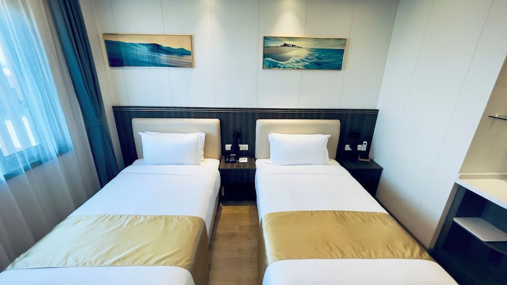 Escale International Hotel Superior Twin Room, 2 Bedrooms, Sea View 5