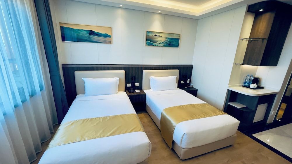Escale International Hotel Superior Twin Room, 2 Bedrooms, Sea View 3
