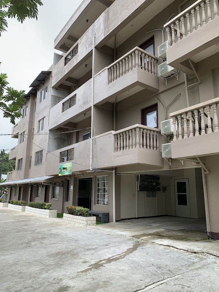 Yvonne's Hotel