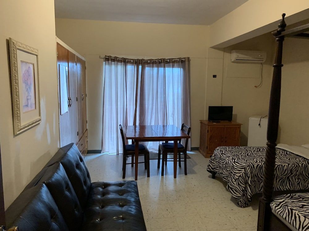 Yvonne's Hotel