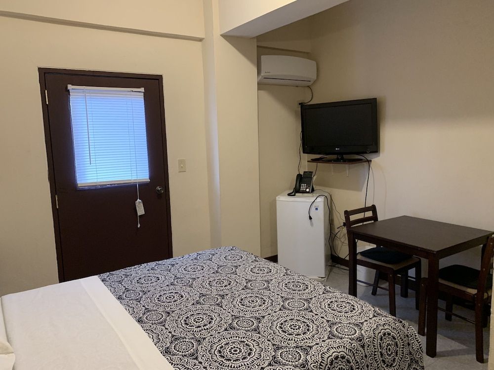 Yvonne's Hotel