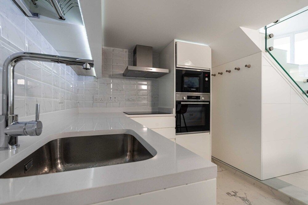 Riviera Suites - Hosted by Sweetstay Basic Apartment, 1 Double Bed with Sofa bed, Sea View 6