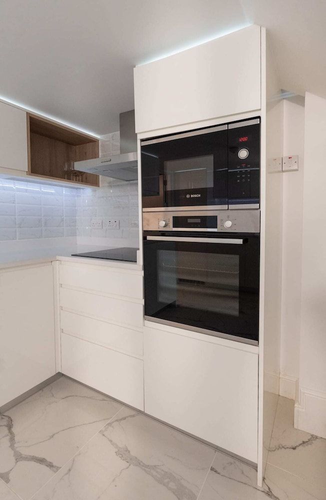 Riviera Suites - Hosted by Sweetstay Basic Apartment, 1 Double Bed with Sofa bed, Sea View 3