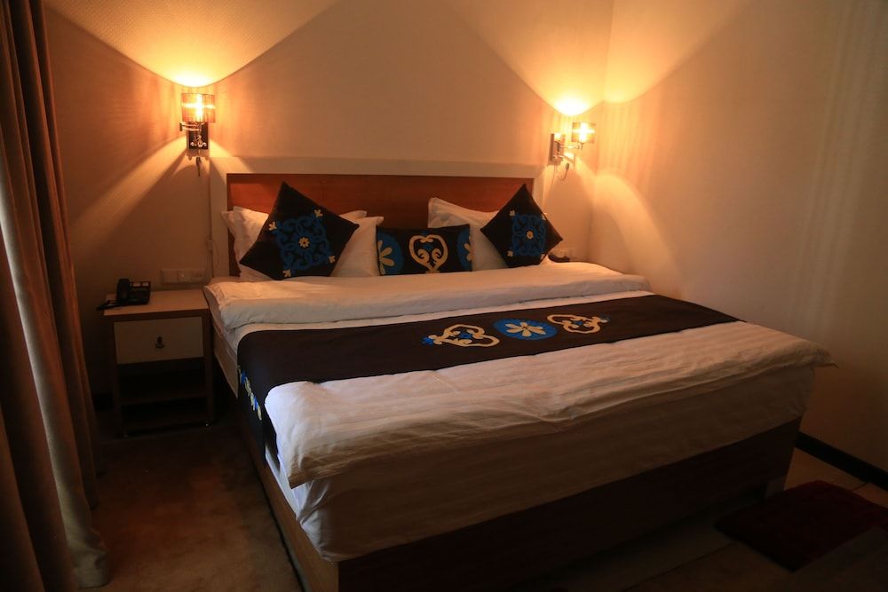 Rohat Hotel Comfort Room, 1 King Bed