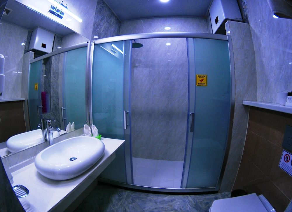 Rohat Hotel Comfort Room, 1 King Bed 4