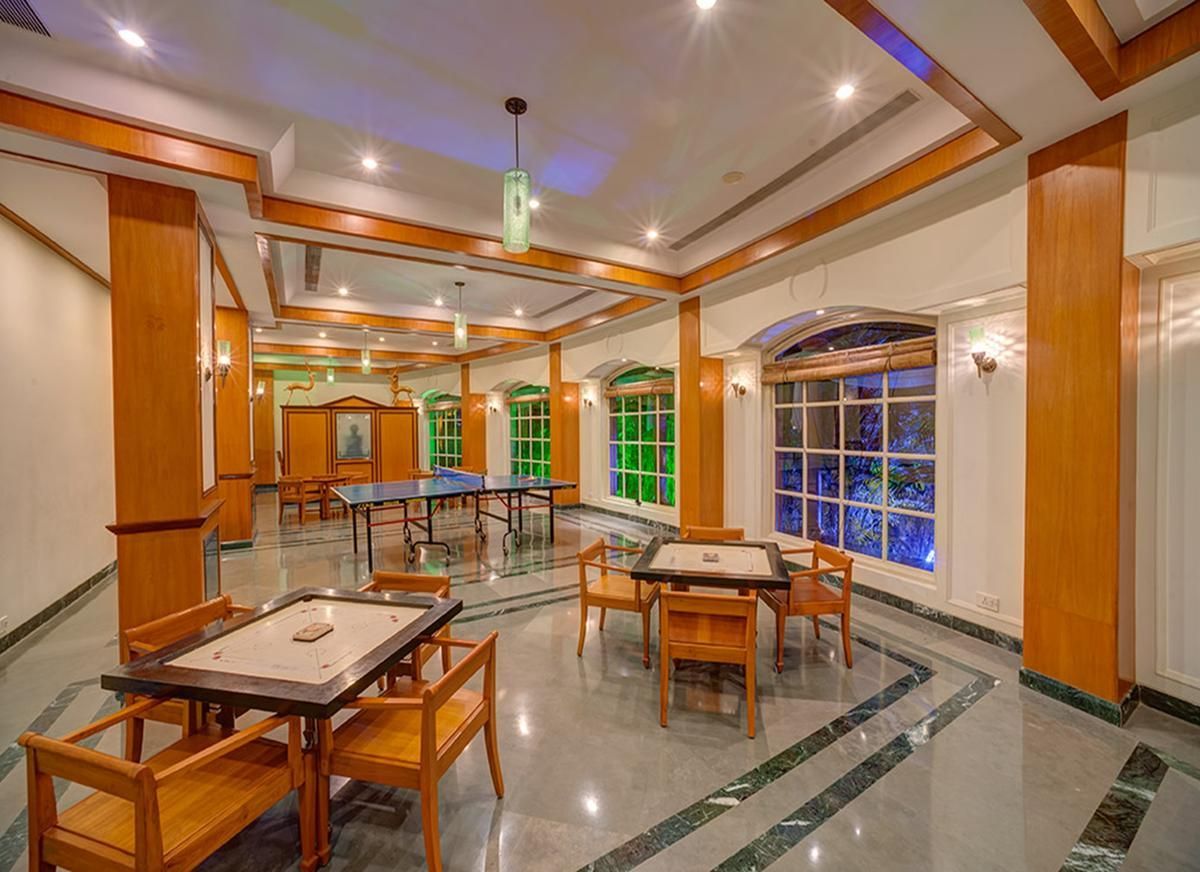 Food & Dining