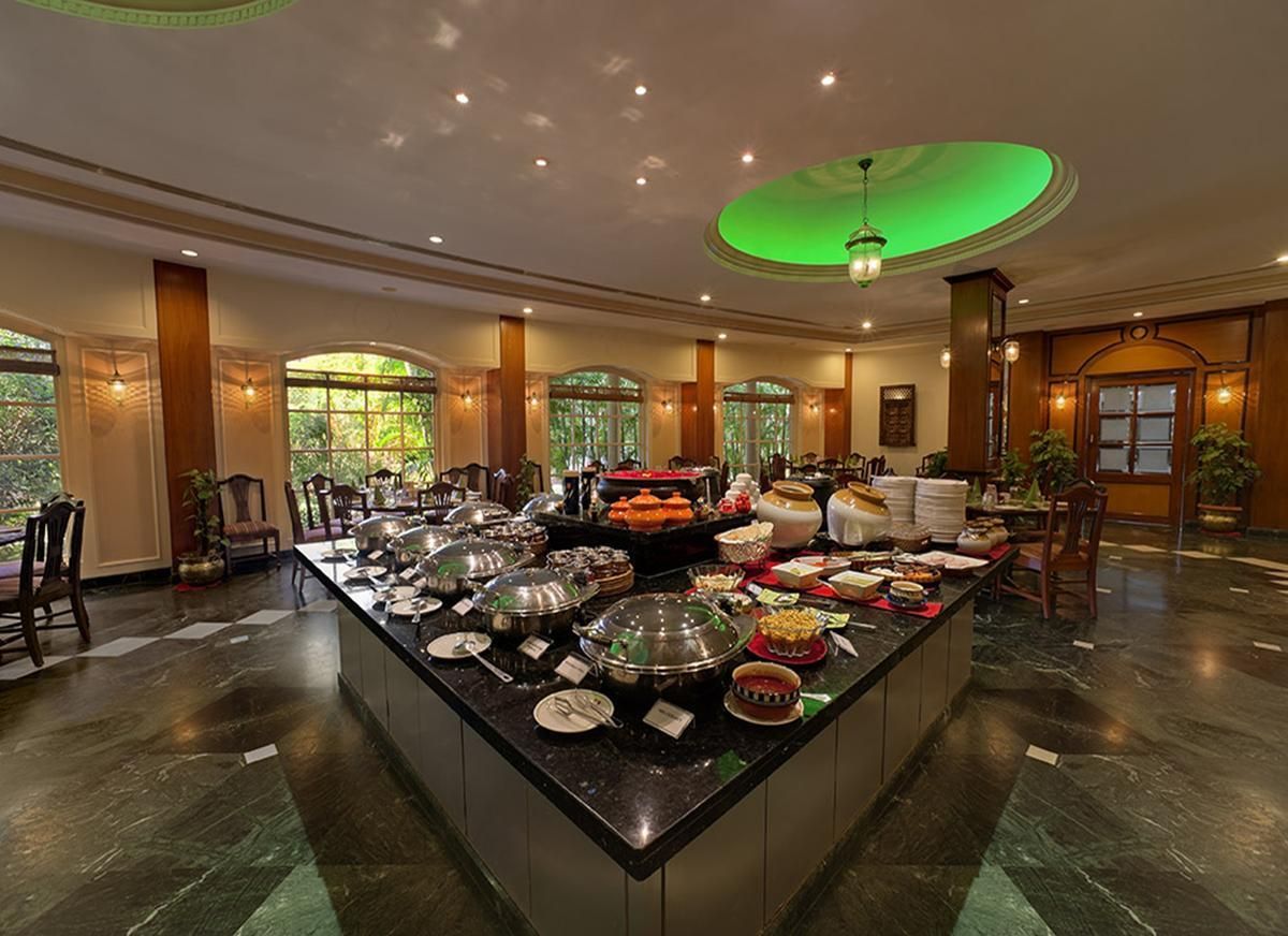Food & Dining