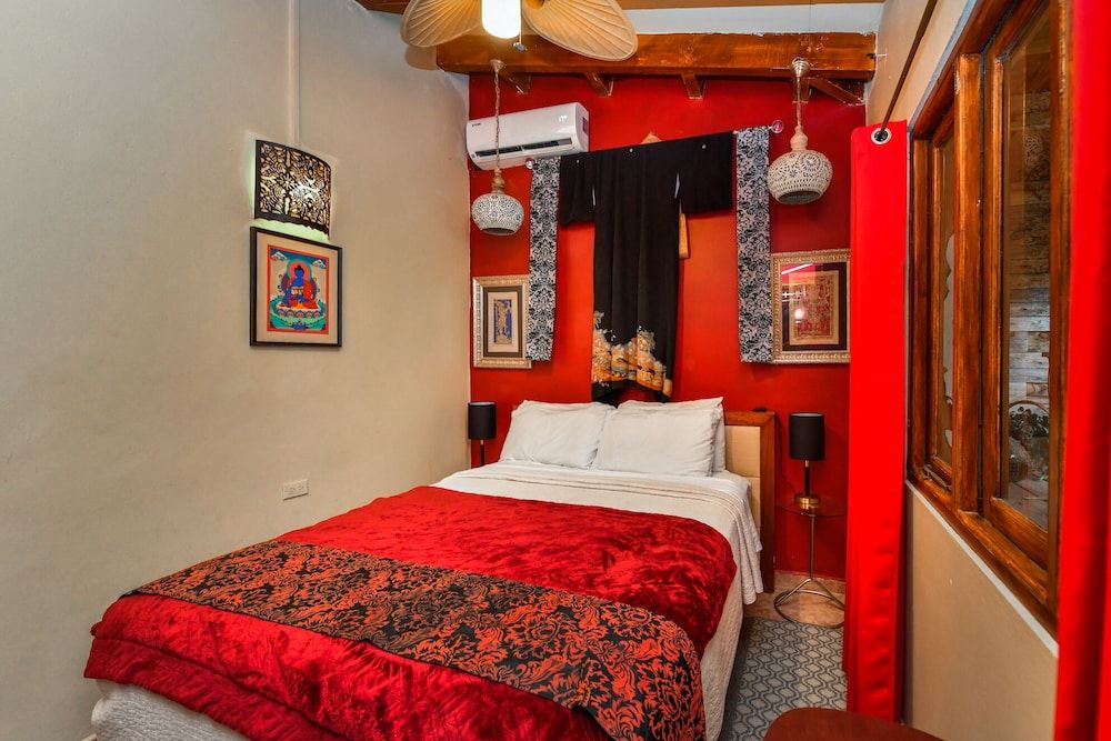 Junior Studio Suite, 1 Queen Bed, Private Bathroom, Garden View