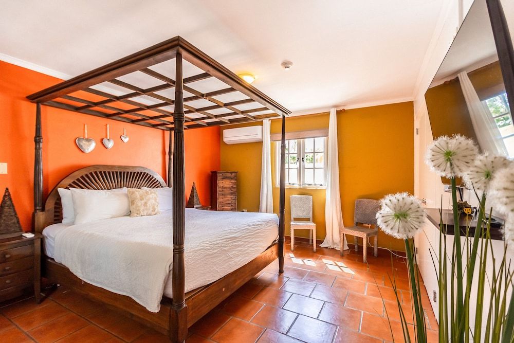 Villa (6 Bedrooms)