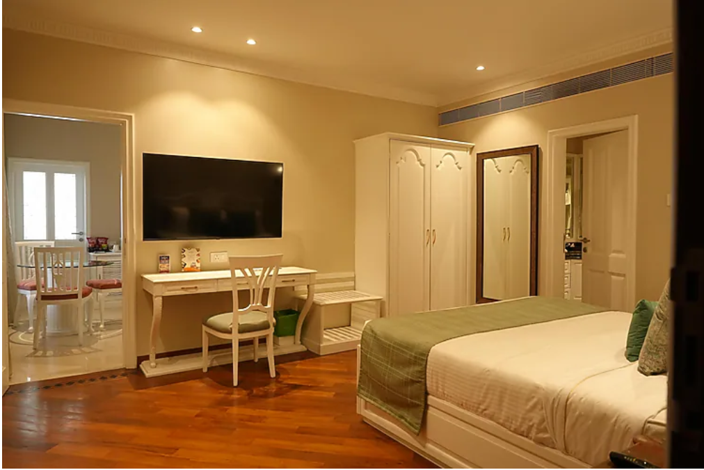 Luxury Suite 