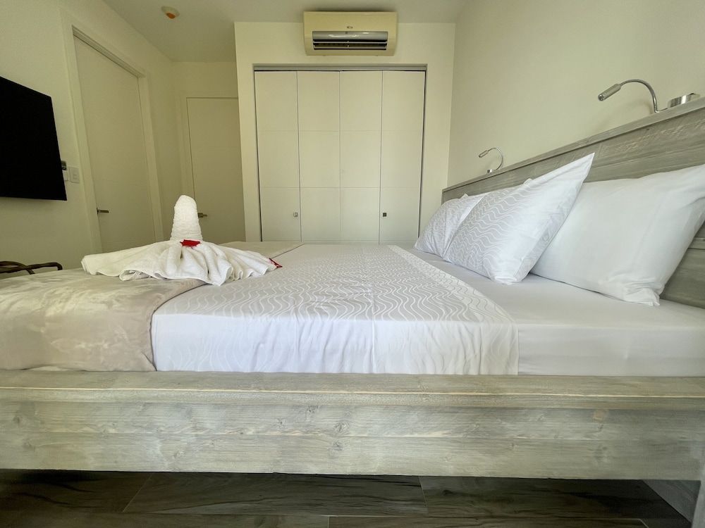 Deluxe Apartment, Partial Sea View