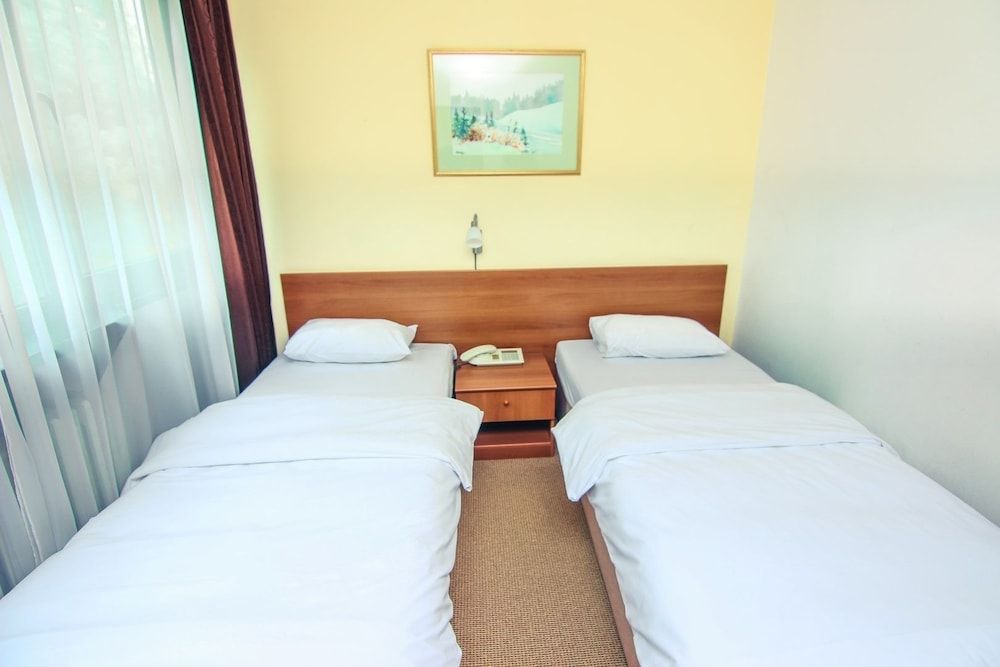 Hotel Grand Economy Twin Room, 2 Twin Beds, Non Smoking 2