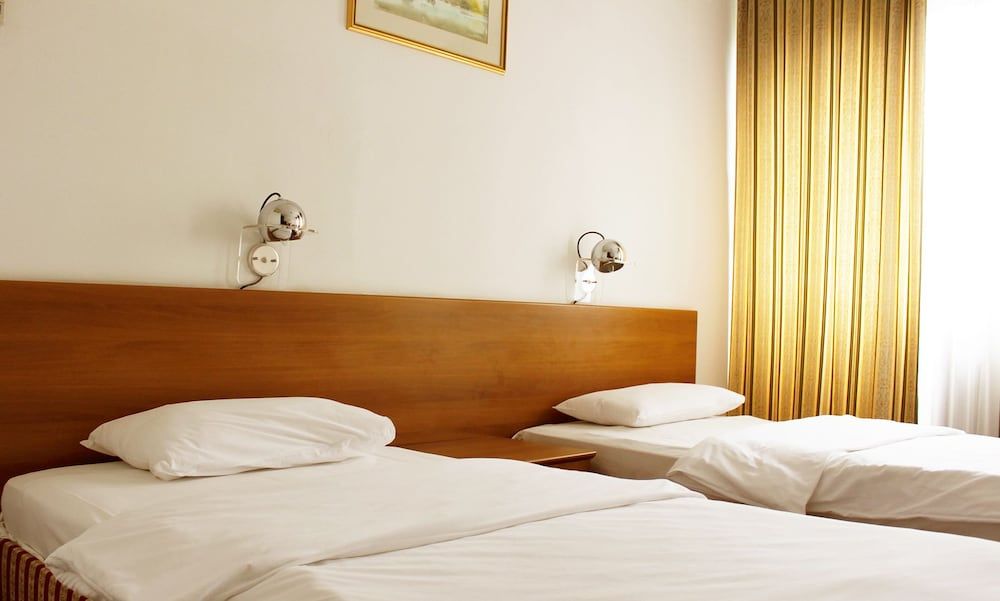 Hotel Grand Classic Double or Twin Room, Non Smoking 2