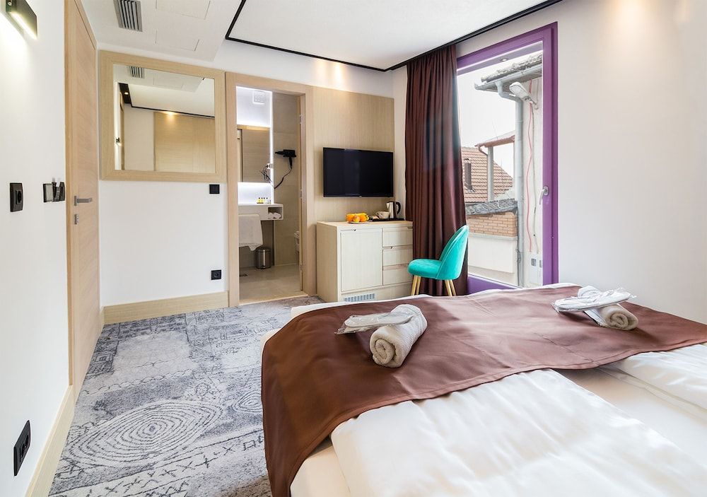 Deluxe Double or Twin Room, City View
