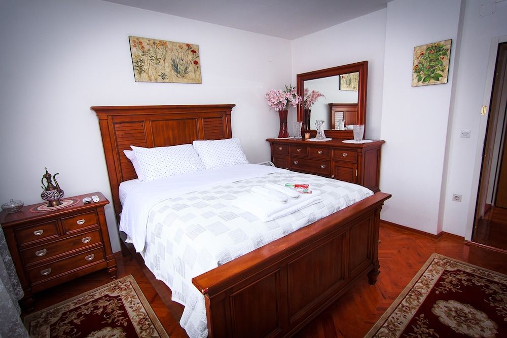Apartment, 5 Bedrooms, Terrace, Mountain View