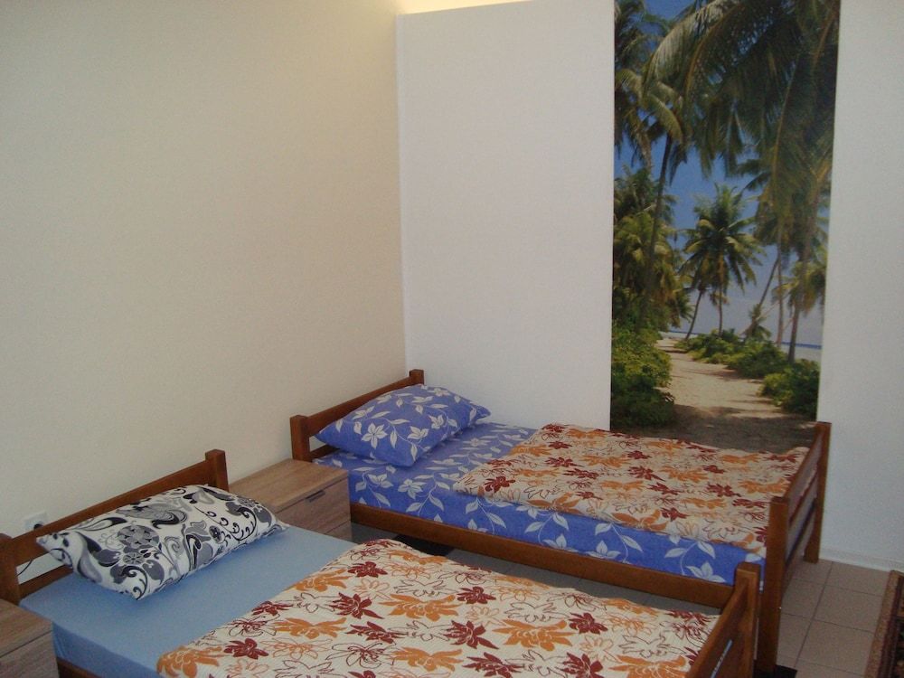 Classic Apartment, Hill View