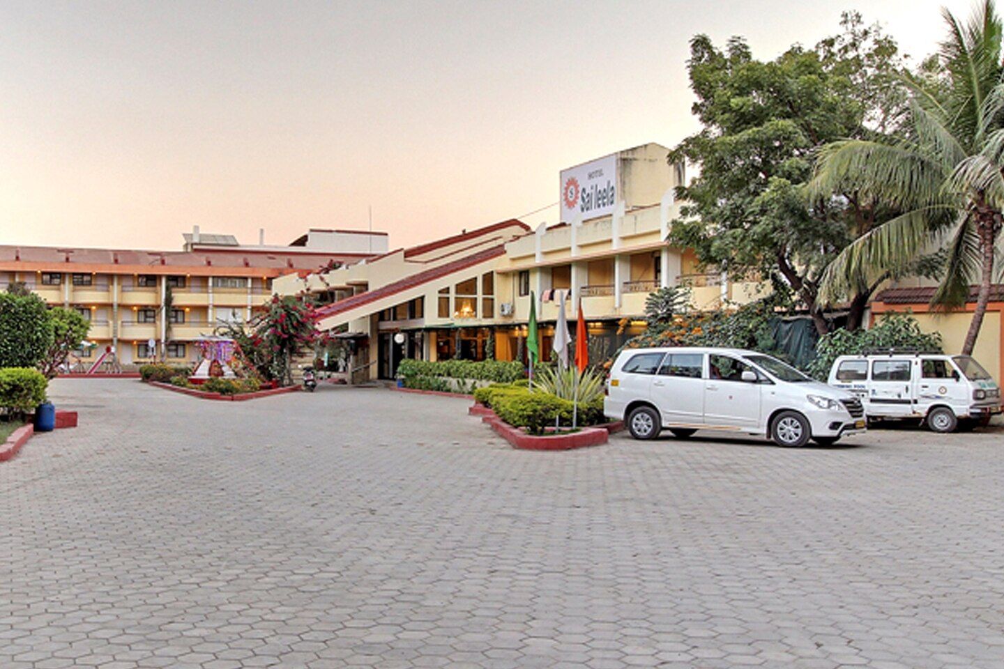 undefined Hotel Sai leela - Shirdi 7